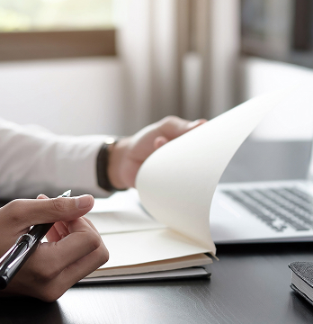 자문으로 완성한 월간 콘텐츠